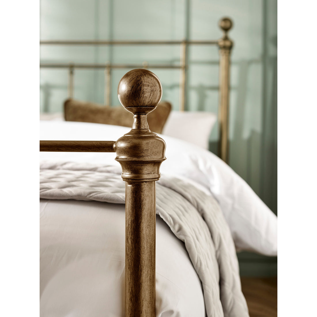 Aurealia Brass Effect Metal King Bed 150cm AUR102